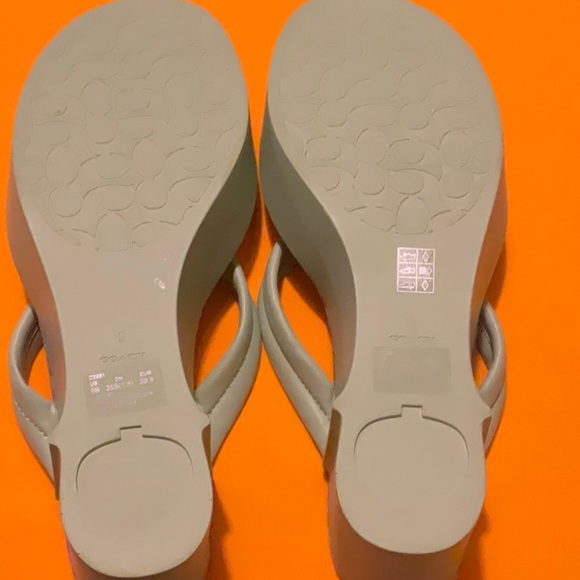 Coach Pistachio (Green) Platform Wedge Flip Flops Size 9, NWT - Picture 11 of 16
